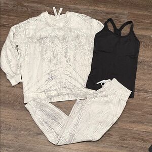 EUC Lululemon Matching Bundle. Size Tops 6/Bottom 4